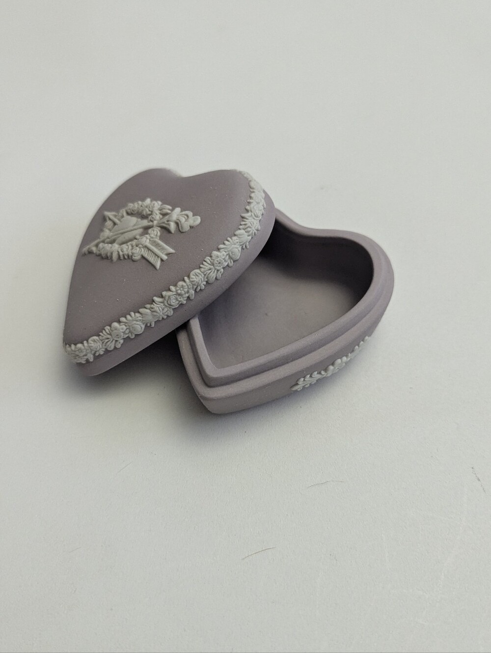 Wedgewood Jasperware Celebrating Trinket Heart Lavender